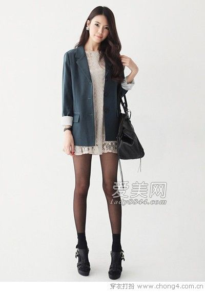 简单西装外套穿出知性风