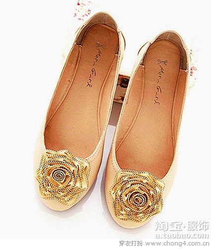 轻巧亮丽娃娃鞋