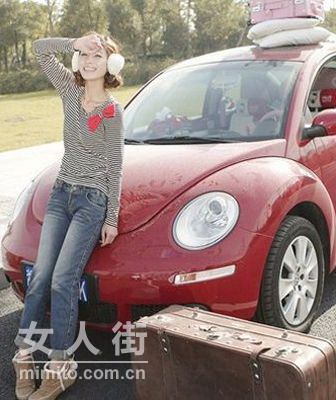 蝴蝶结点缀 韩妞圣诞约会不一样